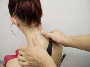 Masaje para el tratamiento y prevención de la osteocondrosis cervical