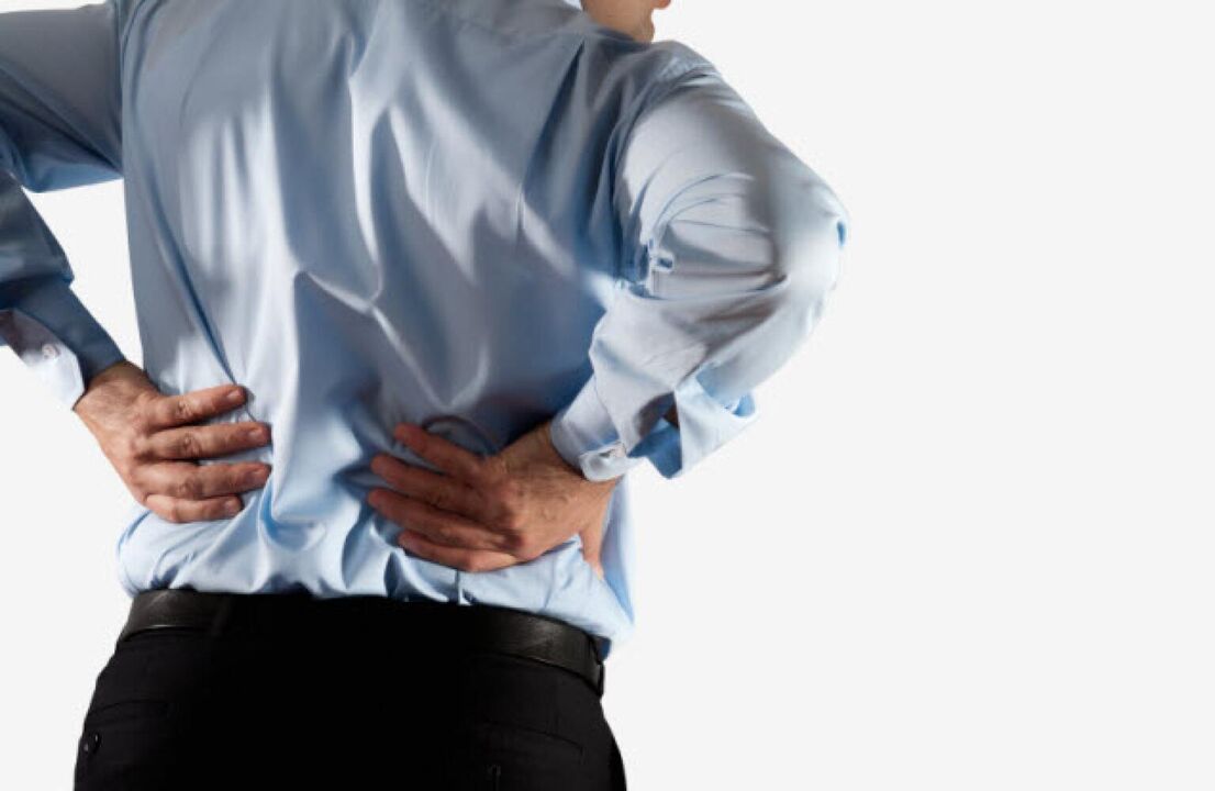 dolor de espalda en la región lumbar foto 2